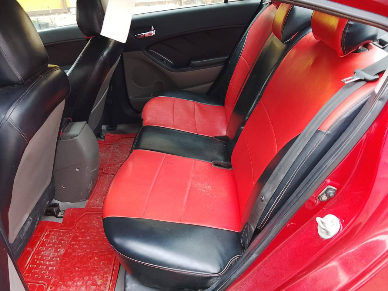 السلام عليكم كيه فورتي موديل 14
وارد امريكي ضربته باب خلفي ومبدل نفس لون لا صبغ ولا معجون ولا واصل للتكم فقط لباب وبل عراق جاملغ أمام فقط صبغ مكينه 2000 مري شفط تحكم ستيرن جهتين  
نضام ايكو قتصادي مثبت سرعه كروز بصمه كامره حساسات 
السعر 110وبيهه مجال مكاني بغداد البياع رقم الهاتف *********** او واتساب ***********
