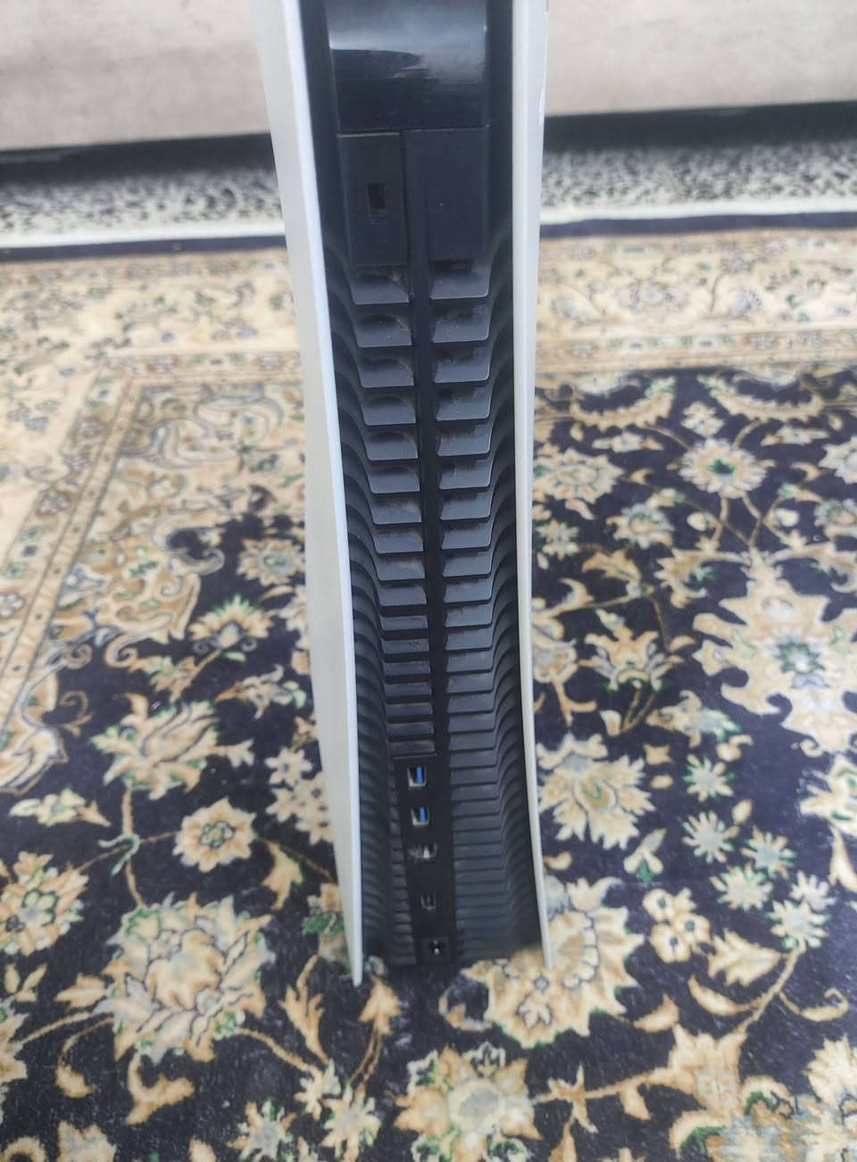 السلام عليكم
بلي 5 فات نظيف جداً ، استخدام خفيف ما مفتوح ولا مصلح ، مع الكارتون و جميع الملحقات 
وياه UPS 2000 بطاريته قويه يطول 45 دقيقة بدون كهرباء مع الكارتون 
و وياه 2 جويستك اصلي 
السعر 800 
المكان ديالى
 و يوجد توصيل لبغداد / منطقة الشعب


**إذا كنت صاحب هذا الإعلان وتريد حذفه لأي سبب، رجاءا أرسل رسالة إلى الدعم الفني**
