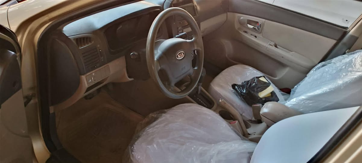 السلام عليكم سبكترا موديل 2009 
رقم صلاح الدين 
راعيهه موجود تحويل ثاني يوم 
مكينه وكير وحداديه كهربائيات كله جديد
***********
