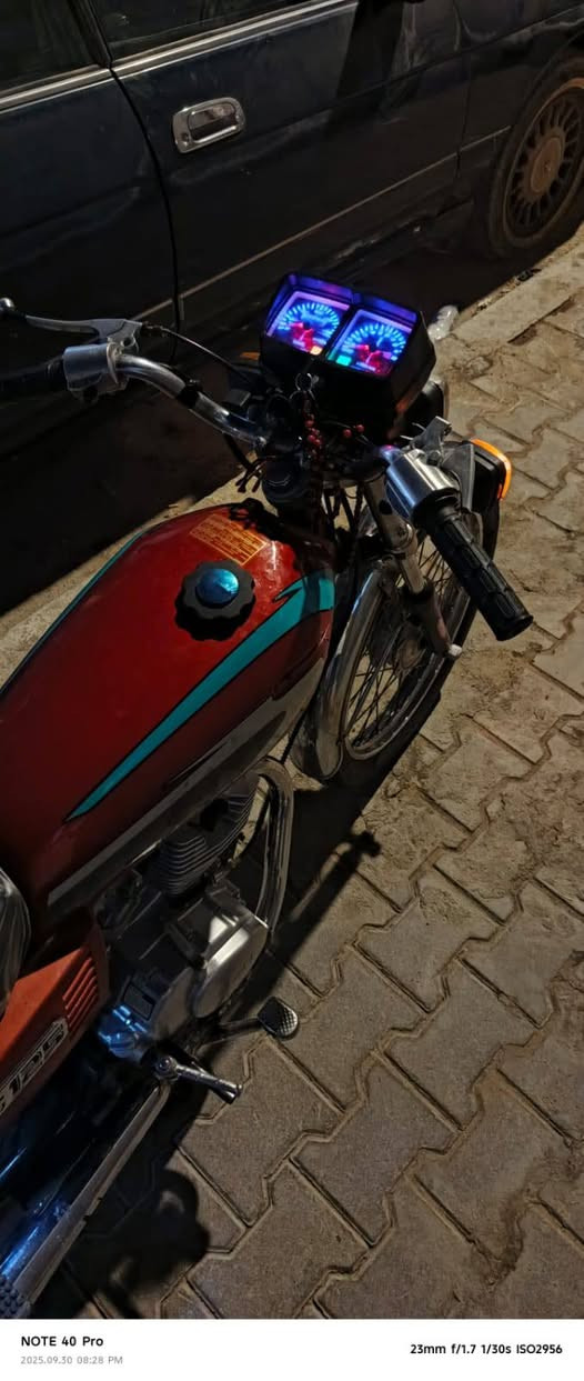 دراجه يراني موديل19اوراق كامله مكينه جديده2024 كلشي كامل بيها عينه ولايت بدلايك كلشي شغال بيها للبيع مستعجل عليها ***********
