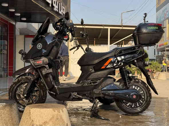 السلام عليكم 
دراجة اباتشي ادفنجر وجه BMW لون متغير مميز استيراد حسن وحسين يعني مو التجاري سعرها 2.350.000 مليونين و350 الف 
الدراجه 7 باتري 38 امبير يعني 96 فولت 
نضام البريك APS مانع انزلاق ودسكات والدبلات غاز حقيقي 
ملف الدراجه 3000W واط حقيقي 
سرعة 110km بلساعه  
المسافة المقطوعه من 75 الى 90 كيلو متر بلشحنة الوحدة 
الدراجه مزودة بلكامل على حسابي من غير فلوس الدراجه 
لايتات زنون عالي وناصي بريك رياضي ستيرن رياضي 
سماعة بلوتوث 
ميزة الباركنگ قفل جوزة وستاند حساس كهربائي 
الوصل موجود ورايدها ب2 مليون 
والي مايعرف بيهن لايعلق احسن 
مكاني بغداد *********** بغداد
