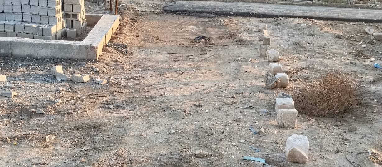 السلام عليكم 
قطعة  ارض زراعي للبيع قرار 117مساحة (300)م
 الموقع  قرب دائرة كهرباء التصنيع مقابل جامع قباء 
خدمات تبليط كهرباء وماء 
للاستفسار الاتصال عل رقم(***********)
