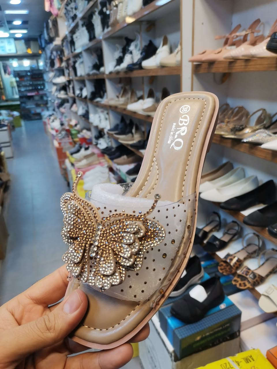 الموديلات يمنه وبس سلبر نسائي جديد موسم العيد ويانه غير اعجاب ومتابعه ليصلكم كل جديد واتساب *********** للحجز
