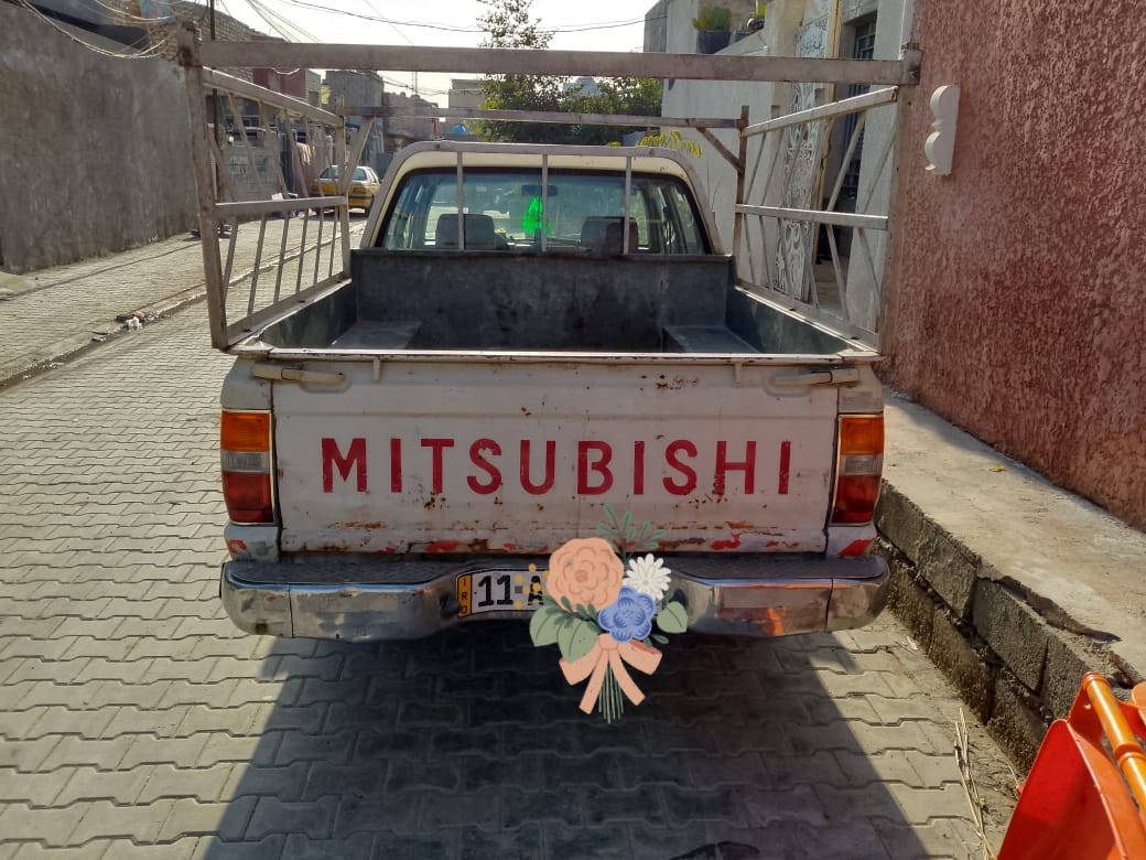 السلام عليكم ورحمه الله وبركاته 
اللهم صلي على محمد وال محمد الطيبين الطاهرين 
 حياكم الله اخوان بيكم مستيبوشي موديل 92 
دبل قماره رقم الإنكليزي بغداد السنويه جديده
 لحد 2030 تحويل ثاني يوم أنشأ الله السيارة
  بلاديه كانت ضامينه تخم تاير مع اسبير جديد
 مكينه بلاديه وين تريد
اتراي مفتوح الك الطريق تجي وشوف السياره اذا مو بلاديه 
كروتك مال الجيه عليه السعر 36ورقه نقص بس دوشه الكاعيه والجعمقه الستيرن تبدل زوج جبنات 
واذا تحب تعرف تفاصيل اكثر اتصل على الرقم الهاتف 
*********** مكان السيارة بغداد الشعب حي أور
