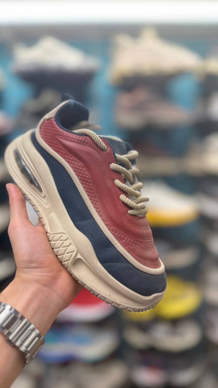 السلام عليكم ،
ترانشـ👟ــوزات (باله وليس شي ان جديد) درجه ممتازه والنظافه حلوه 85% لا تلف ولا مضروب ، قياسات مختلفه من 40 لل44 
راح تكون سعر القطعه 10 الاف وسعر ل3 قطع 25 الف فقط،، عـــ🔥ــرض لمدة 10 ايام
: العنوان الماجديه شارع الجامع قرب افران صمون الكوثر
:☎️ *********** ..
