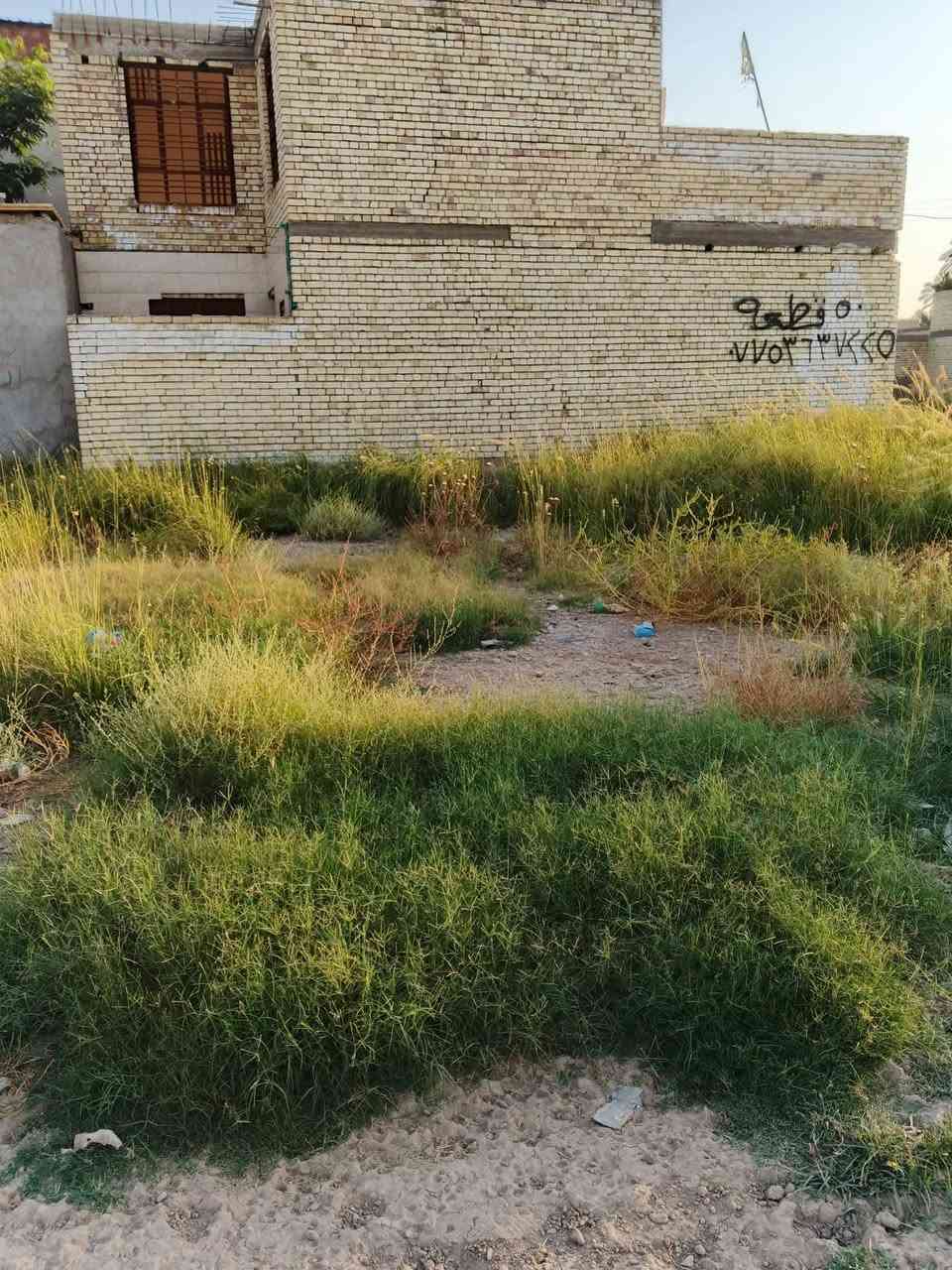 قطعة ارض للبيع المساحه 70مترا الواجه 7النزال 10سريدات القديمه المربع الثالث عقد 25مكاتبه اقرار محكمه
