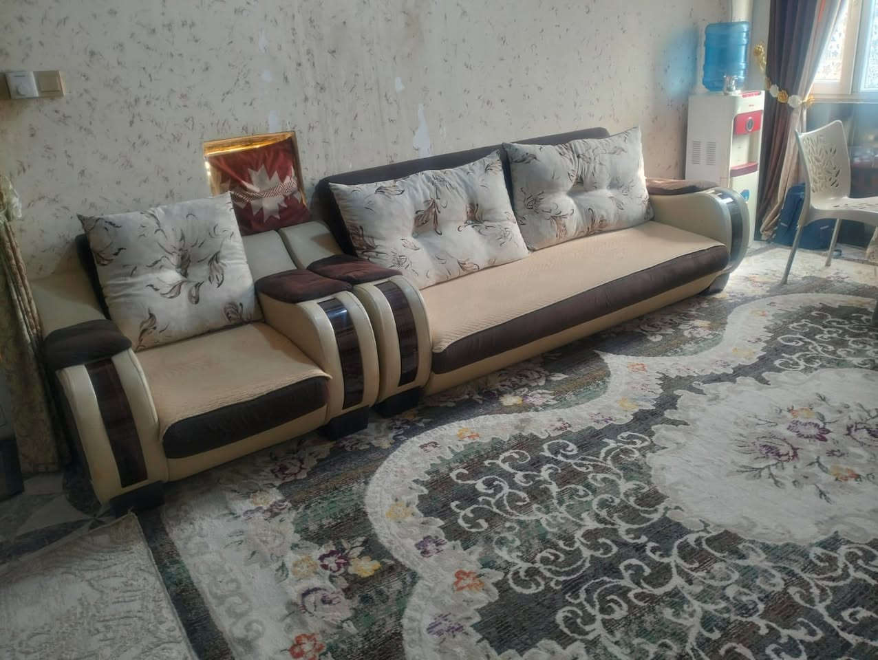 تخم للبيع نضيف جديد تركي ١٠ مقاعد ينفتح يصير جرباي سعر 275
***********
