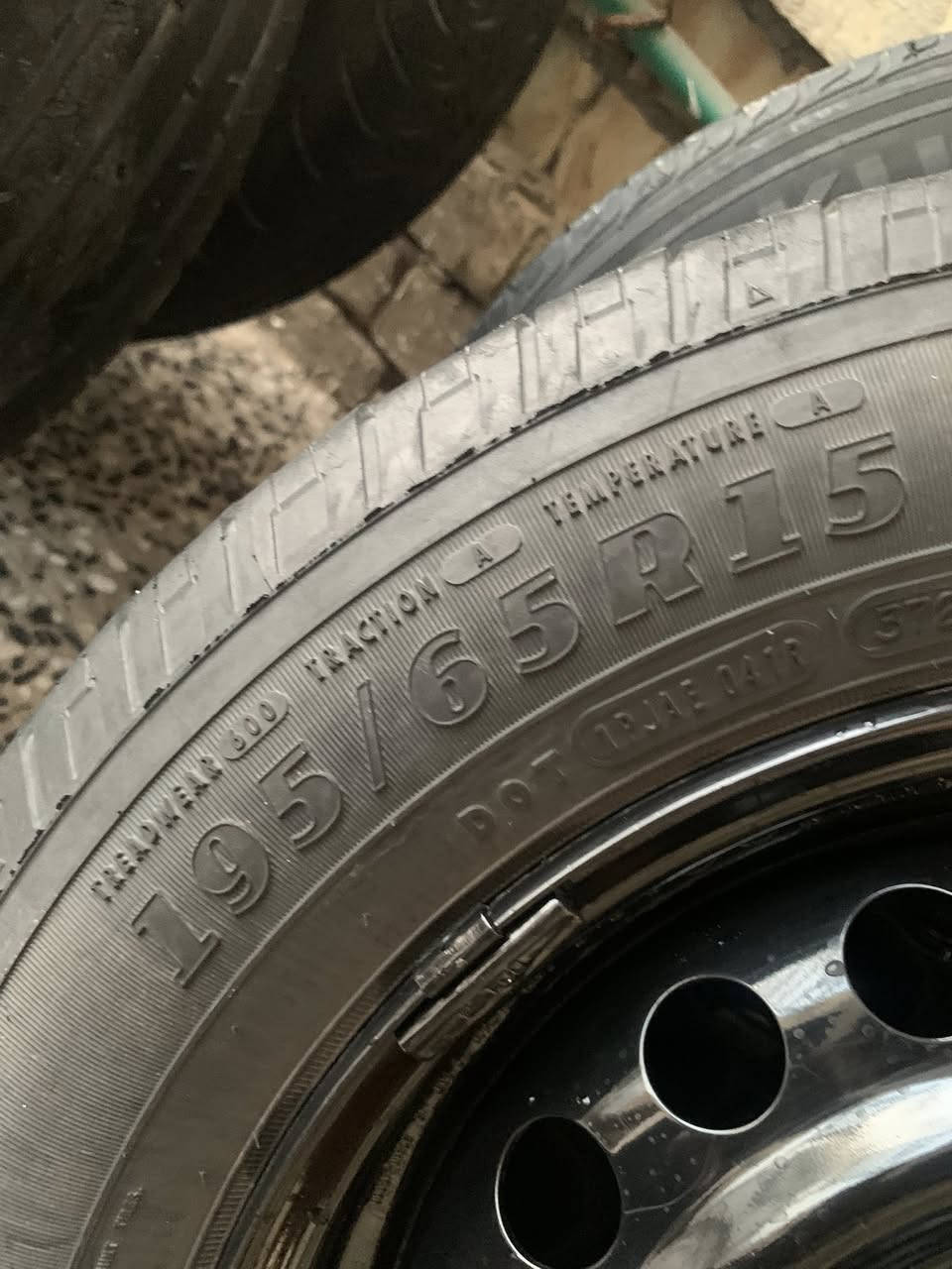 السلام عليكم تخم ويالة  195/65/15  مال فورتي جيب وشد نضيفات هنه وحساساتهن عنوان بغداد البلديات قفلهن ٢٥٠   

وهذا رقمي ***********
