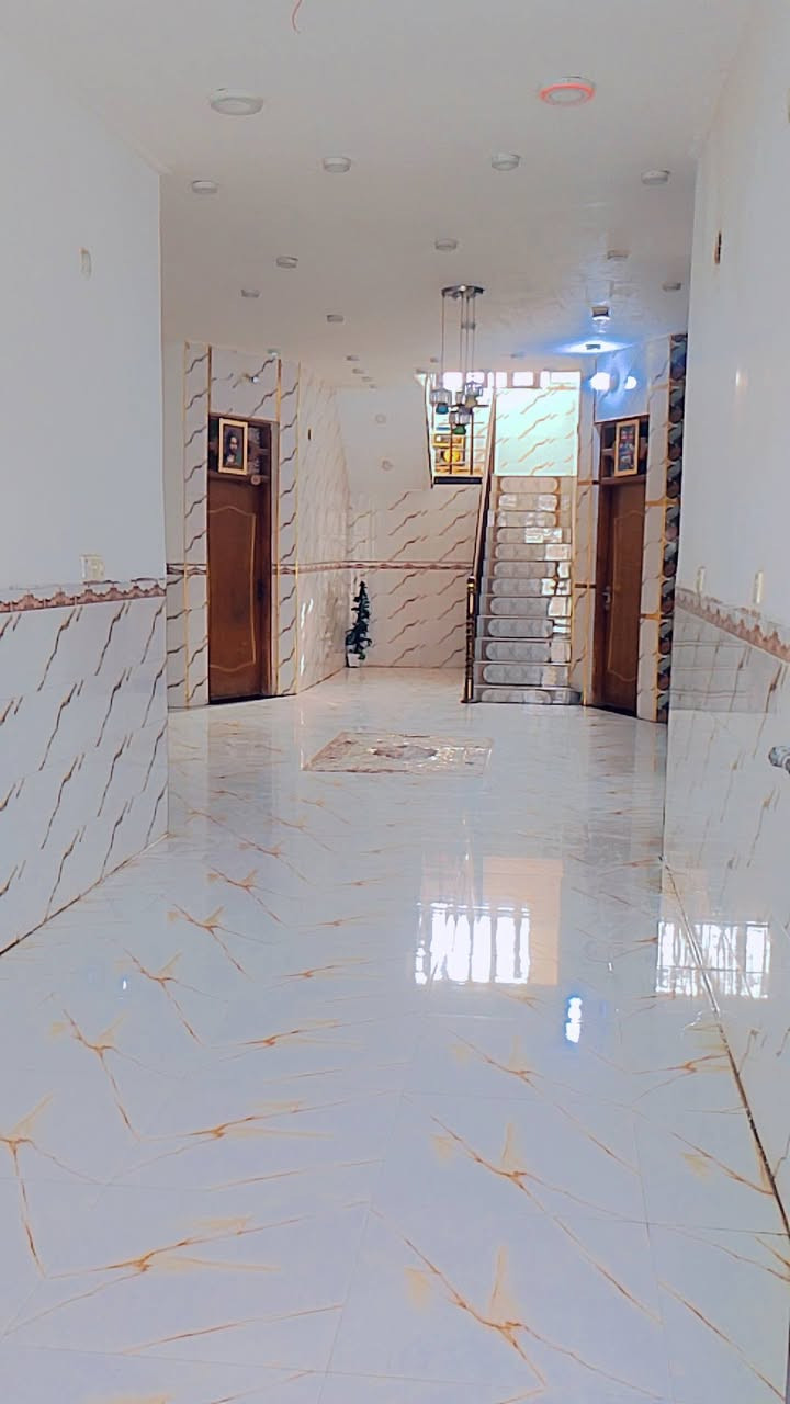 بيت اللبيع واسط العزيزيه منطت الكرامه البيت واجيه شارع العام  كوت بغداد يبعد عن الشارع 50م مساحه 500متر واجيه 14متر محرم ملك خاص اللستفسار اكثر ***********:::‪***********‬‏
