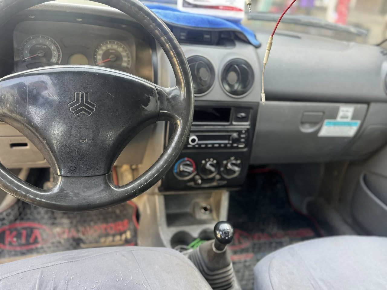 سلام عليكم سايبا 2012 للبيع سياره جاهزه وتراي وين مايعجبك ممخلي بيه مكينه وكير وصدر كله جديد نقص تحويل ثاني يوم مصفره هيئه وغرامات 
كهربائيات كله شغاله
الكشر مثل مواضح كدامك مابيه صبغ شواصي جدد 
السعر 27 ورقه قفله مكاني بغداد البلديات 
للأستفسار 
***********
