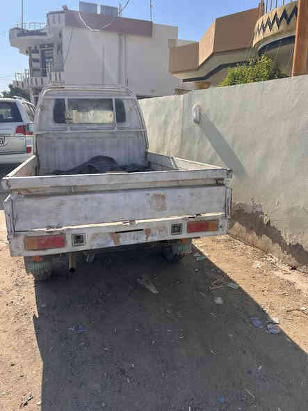 السلام عليكم 
سياره للبيع شنكه 
كير ومحرك شرط 
كما هو امامكم 
السعر 10 وبيه مجال
***********
