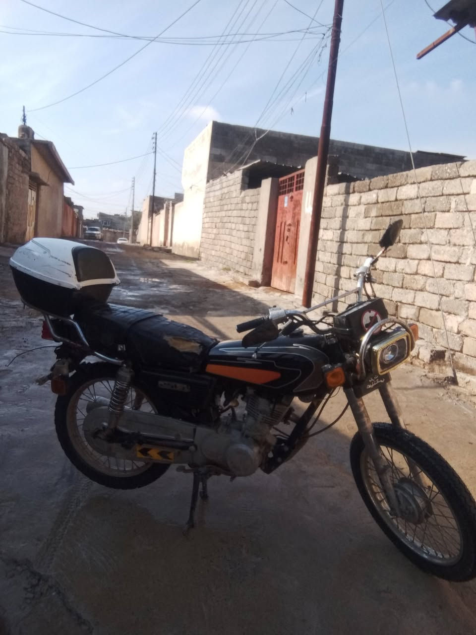 بارت ٥ ٩٩٩٩٩ شغال كامل واير منيه نصها تشتغل قفل ستيرن تواير جديد الباحه بدلت الكدام جاملق كدام موجود سعر ٢٢٥ وبي مجال مكاني كوكجلي ***********
