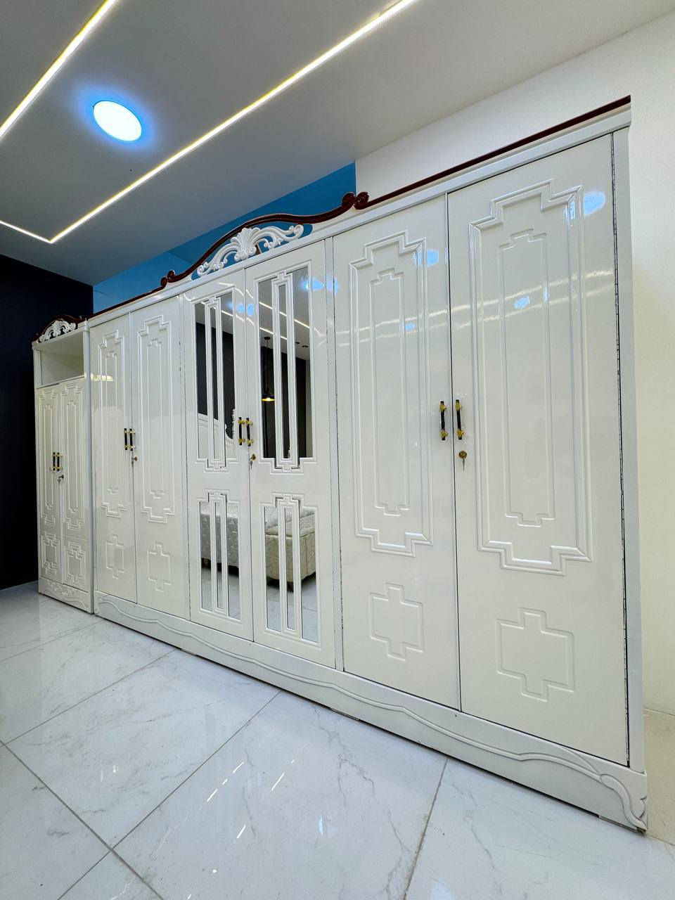 السعر // مليون و 50 فقط 😍

🔅تفاصيل الغرفة المرمري  ....

 خارج ٤ملم ام دي اف 🔺
وداخل معاكس ٣ملم 
صبغ حراري  درجة اولى 

عدد القطع  ٧ قطع 😍
🔺1 //جرباية  قياس  ١٦٠ × ٢٠٠ 
🔺//ميز جانبي ايسر قياس ٥٠
🔺2// وميز  جانبي  قياس ٥٠
🔺3// زاوية ارتفاع مترين عرض ٨٠
🔺4// وميز بلازمه  
🔺5//وميز مراية ارتفاع مترين عرض ١٢٠
🔺6// وكنتور ٦ باب  ارتفاع مترين و١٥ طول ٣ متر و١٥

القطعه الثامنة حسب الطلب شازلون
سعرها ٥٠ الف ❤️

(توصيل مجاني مركز بغداد )
التوصيل يشمل الشد مجاني 🔥
(اطراف ٥٠)
باقي المحافضات حسب البعد
شازلون سعرها ٥٠ الف
شازلون مخزن ٧٥ الف


**إذا كنت صاحب هذا الإعلان وتريد حذفه لأي سبب، رجاءا أرسل رسالة إلى الدعم الفني**