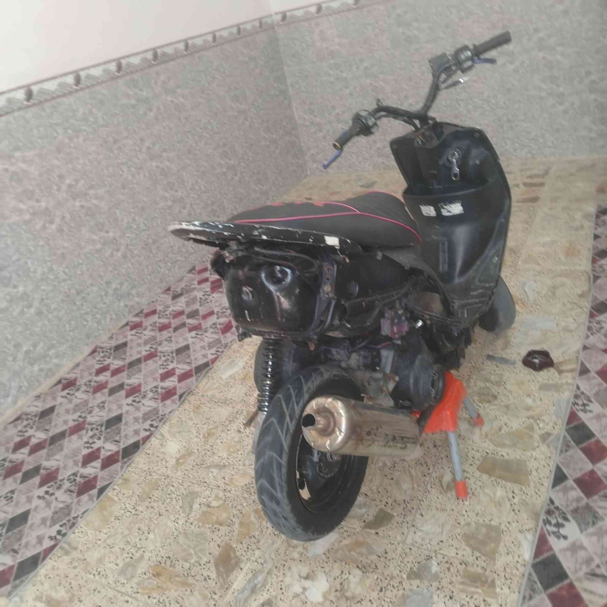 سلام عليكم دراجه ماكس مال لعب دراجه ٥٥بلد دراجه ما مفتوحه بيه شلعه ومعدل يفلش الماكن بغداد الزعفرانيه السعر ٣٥٠ وبيه مجال حك جيه ***********
