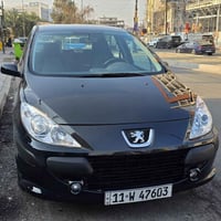 للبيع بيجو فرنسي 307 موديل 2006 كير ومحرك لووك حداديه امامي خلفي جديده...