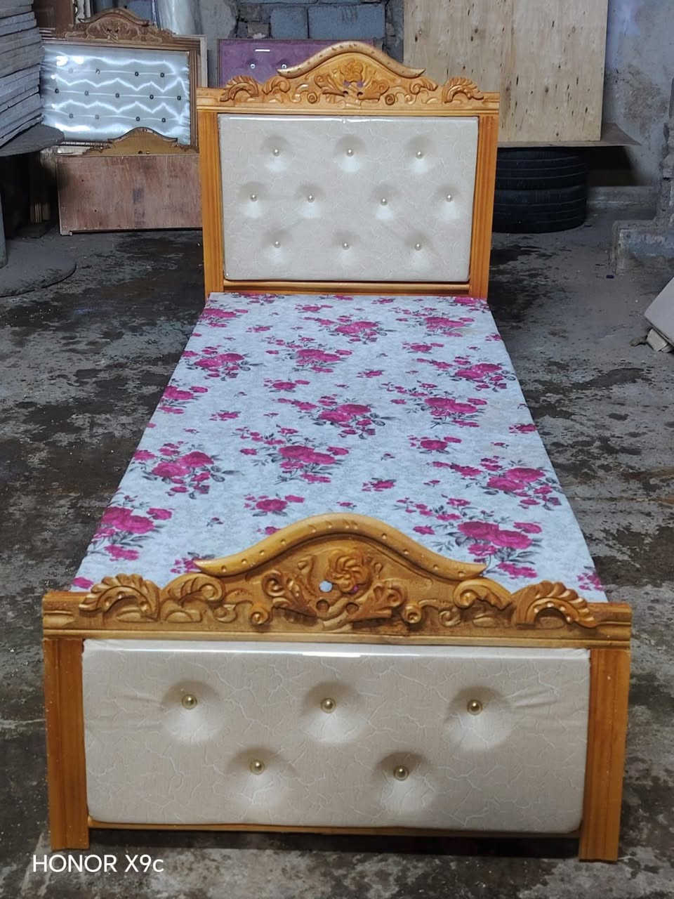 جرابي ام نفر تم تخفيض الأسعار 
دوشمة وزان سعرها 75 الف 
فقط دوشمة بدون زان سعرها 60 الف 
فقط جرباية بدون تاج ب 30 الف 
تتحمل وزن 200 كيلو بلوك 6 رجلين 
عرض 84 وطول مترتين ارتفاع 35 
توصيل مجاني بغداد فقط
***********
يتوفر واتساب
