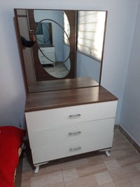 ميز تواليت • مستعمل