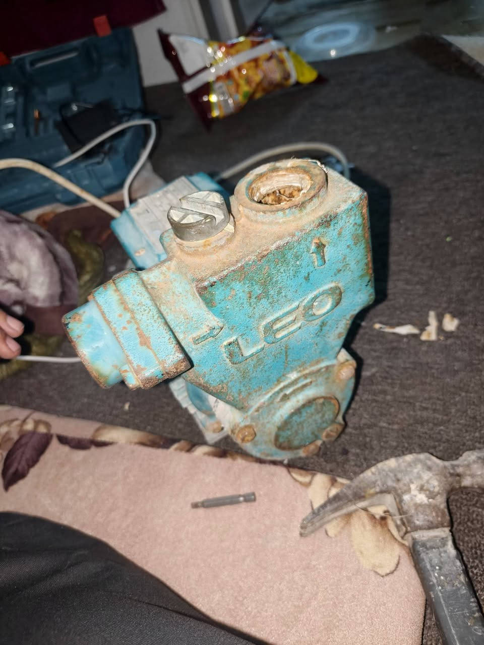 سلام عليكم ماطور ماء للبيع شغال نقص بس بنكه سعر 20 الف قفل شراي يتصل
***********
