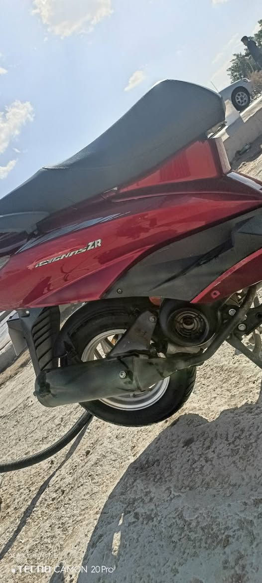 سلام عليكم.
دراجه سكنس للبيع تشتغل سلف هورن عالي كلوبات واشاير شغالات دراجه نضيفه صوت ناعم مكينه نضيفه سعرها 450 المكان البصره القرنه هور سعد تواصل واتساب ***********
