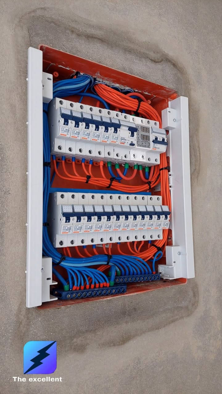 سلام عليكم تأسيسات كهرباء و انسب الاسعار  الفني ابو صالح الهاتف ***********
