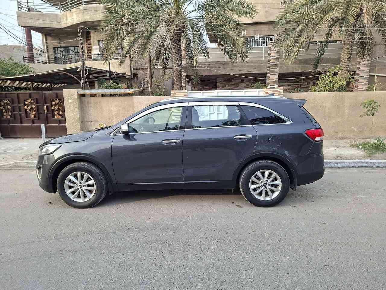 سورنتو موديل 2016 نصف فول نظيفة جدا سبعة راكب  محرك 2400  GDi اربعة سلندر سعر16 الف دولار وبيها مجال رقم اربيل بأسمي ثاني يوم التحويل ..
 تخم تايرات
وارد امريكي
للتواصل واتساب 
***********
