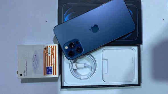 ايفون 12 برو ماكس ذاكره 256
بطارية 97‎%‎ 
نضافة 100‎%‎
استخدام قليل 
كامل ملحقات الأصليه شركة ماستر
السعر مناسب جداً 
*********** واتساب 
العنوان القطاع شارع المدارس مقابل مدرسة الأندلس مركز الشمس 2
