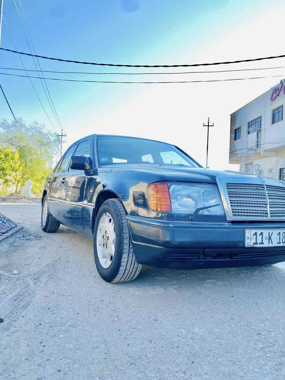 السلام عليكم مارسدس بنز 1991دب اصل   مكينه بلاديه 300 قبق اسود قواعد دبل مكفول السياره كفاله عامه من الجكه صبغ جماليه فقط  فول السياره رقم بغداد  الجديد باسمي السياره مابيهه نقص برغي تبريد ثلج  فتحه سقف حداديه جديده تخم تاير السياره شرط ترايك وين ميعجبك 
السعر ٧٢$

‭٠٧٧٣ ٥٠٥ ٧٩٨٢‬

‭٠٧٨٠ ٢٠٩ ١٤١٩‬
