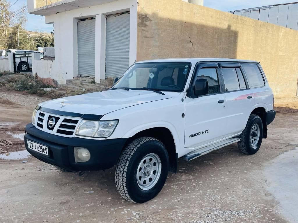 نیسان پەترۆل 2001  بۆ فرۆشتن.محسن  غاز و بەنزینە شاشە ئەیپاتە ناوی لە حاسیبەی نیەشانسی هیچی پێوەنیە شانسی نەتەقیوه گێرو مەکینە و تەبریت و دەبل ئەکسلی بەشەرت سبوغ پارچەک و دوو پەڵەی بۆیاغە بێ ناوگرتن پێش و پشتی کەپسە هیچی پێوە نیە 
چوار تایەی نوێی لەژێرە
توندوتۆلە مالی دۆستە
نرخی 93 گەڵاو معامەلە.
ژمارەی خاوەن کاڵا شوێن کۆیە *********** كويسينجاك, أربيل
