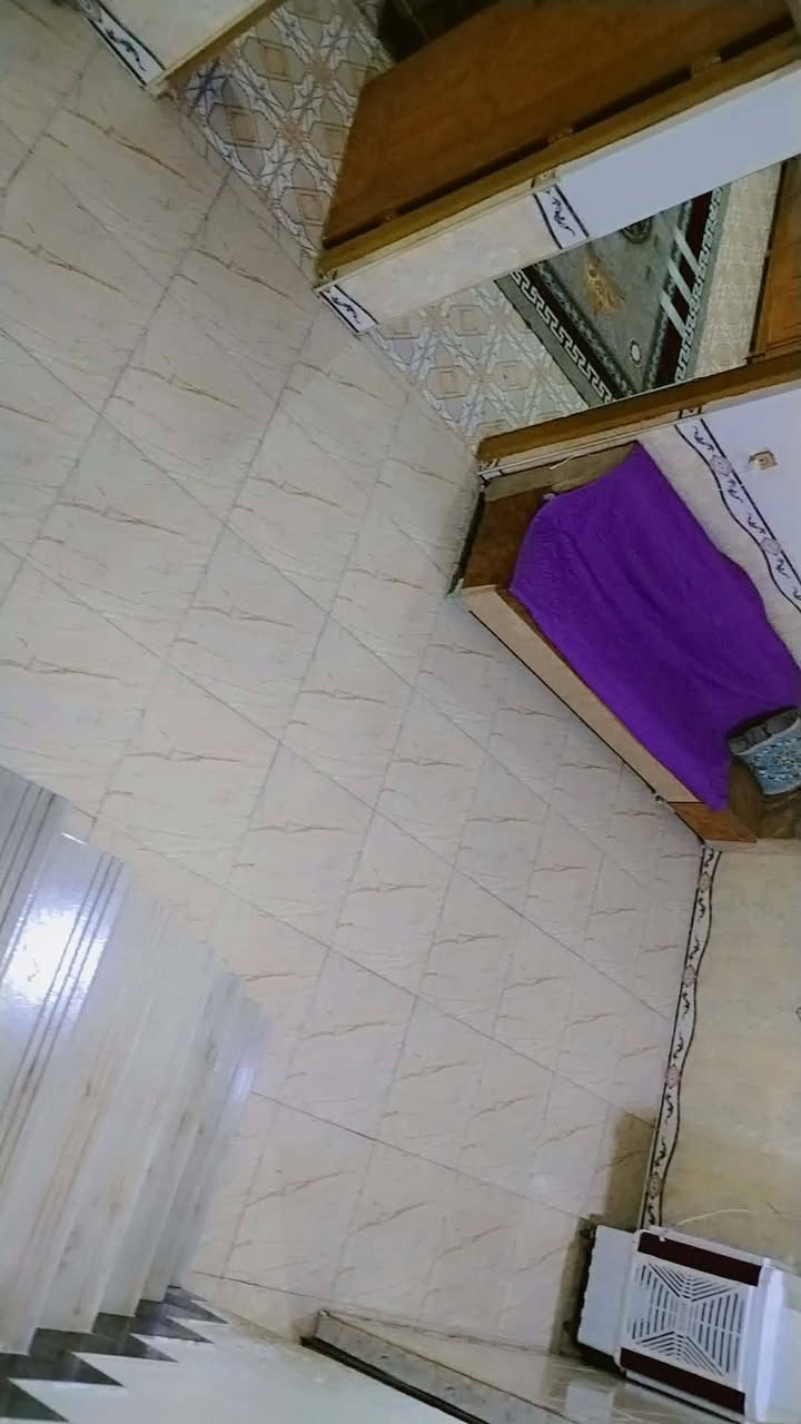 السلام عليكم
دار للبيع 
المساحه ١٨٠ متر 
بناء بلوك عكاده بناء حديث
يحتوي على غرفتين نوم وصاله ومطبخ وصحيات داخلية وخارجية وبراني
سطح شتايكر 
الموقع خلف جامعه السماوة البوحسين 
للاستفسار الاتصال على الرقم ***********
