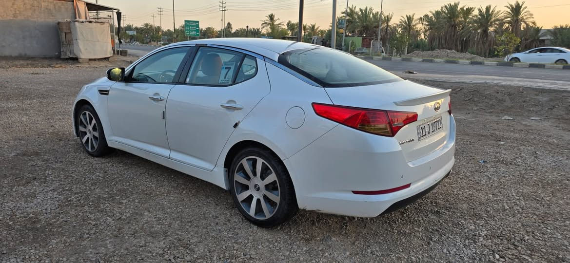 اوبتما 2012
محرك 2000دوش 

بيها 3 قطع صبغ 

تبريد خلفي 

اشاير بالمري 

رقم بغداد باسمي 

السياره نضيفه 

السعر 108
***********
