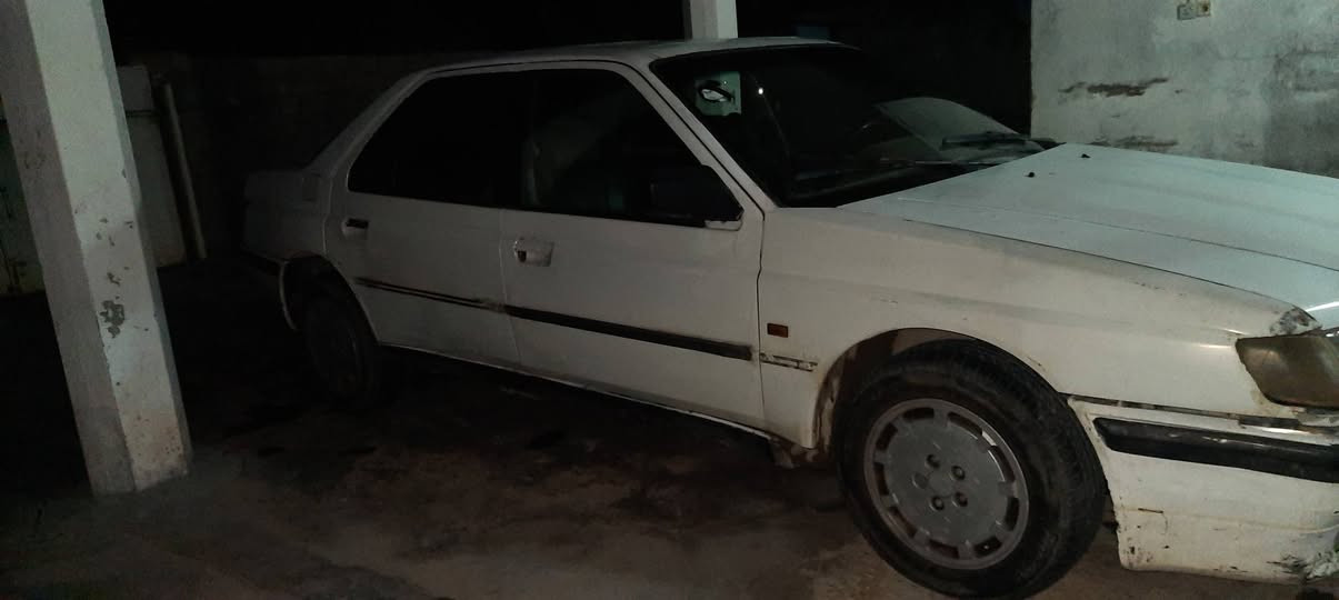 بيجو ٦٠٥ الكيرو محرك كاميري موديل ١٩٩٣ سنويه جديد  لحد 2027   سعر 16 بي مجال قليل   مراوس حسب قناعه بيتاقه بانزين بي خلل بس كاربايه مال الكير  رقم ***********
