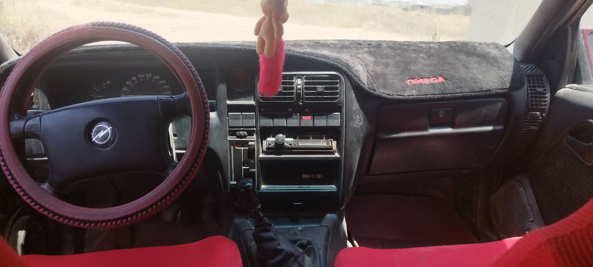 السلام عليكم اوميجا ستيشن حجم 20 ثانويه هزه جديد شرط تحويل او وكاله سعر 27 ورقه وبمجال ***********

