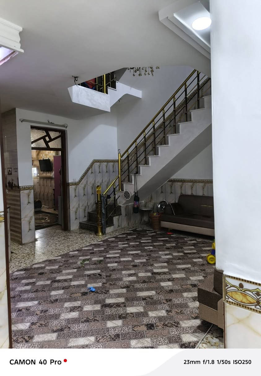 بيت للبيع المساحة ١٢٥متر الموقع الشعب مقابيل مستشفى المؤيد الطابق الأرضي استقبال أو صاله أو غرفه نوم بيها حمام أو مطبخ حار أو بارد أو ترك الطباق الثاني تلث غرف نوم كل غرفه بيها حمام أو بيتونه أو سطحين استفسار اتصال على الرقم ***********
