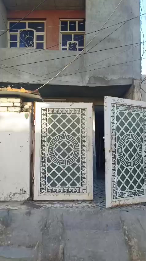 السلام عليكم 
⚠️يعلن مكتب عراق السلام للعقار 
      عن توفر 
🏠 منزل للبيع مساحة 100 م طابقين
      الحسينية . منطقة ال 23 خلف جامع الرحمن مدخلين 
       استقبال +حولي +غرفة نوم 💤  +ترك
        + صحيات الطابق الثاني غرفتين نوم 💤 
         و صحيات وحولي
للاستفسار الاتصال على الارقام :
لؤي التميمي 
***********
قصي التميمي 
***********
أو زورنا في مكتبنا مكتب (عراق السلام)للعقار 
العنوان : شارع جامع النور 
اهلاً وسهلاً بيكم
