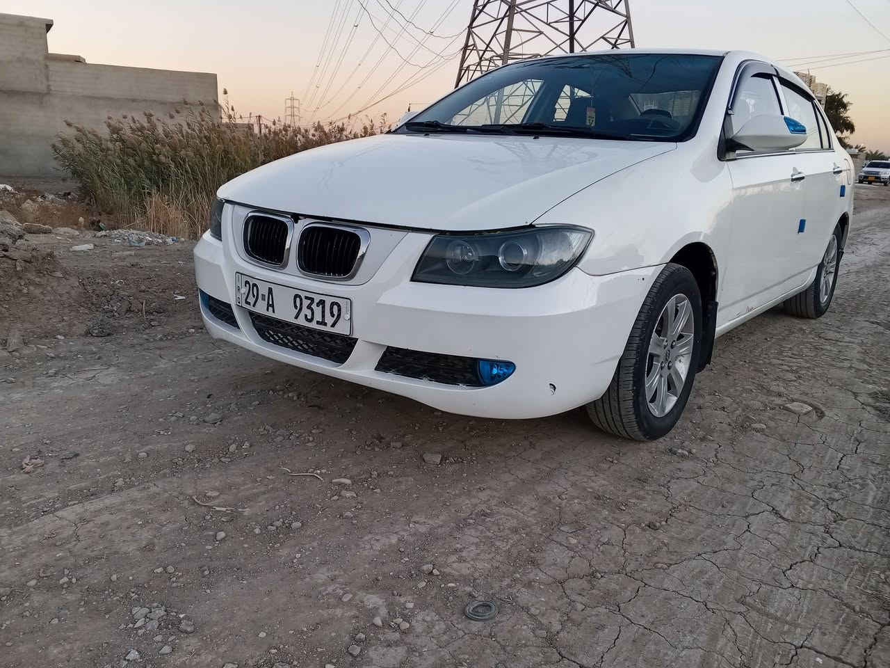 سلام عليكم سياره للبيع ليفان 620 موديل 2013
رقم واسط دولي سنويه جديده 2030 هزه جديده
 تحويل ثاني يوم كير ومحرك كورلاه خير من الله 
تخم تاير صدر جديد كلشي بيه شغال تبريد ثلج 
كهربائيات كله شغاله سياره جديده مال جناي
بلاديه ماعده رش الهلالات الخلفية مواصفات فتحه شاشه 
المكان واسط العزيزية السعر 53 وبيه مجال 
***********
***********
