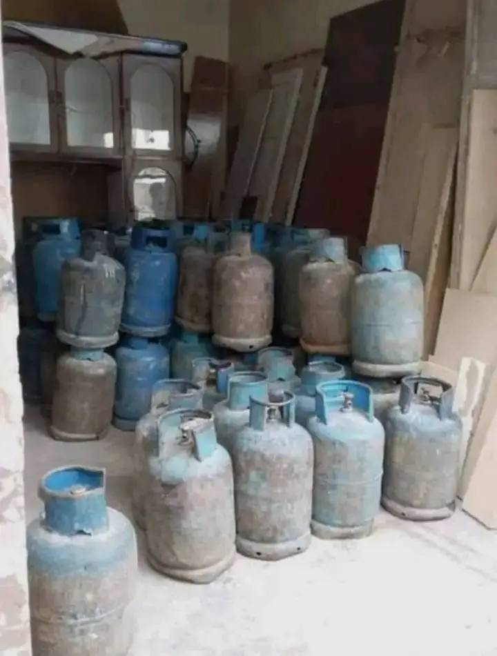 السلام عليكم عندي 32جره حديد للبيع 
سعر الوحده 425 طبعن كلون سورين نظامين وع الفحص تواصل خاص والله يجبر ع جميع


**إذا كنت صاحب هذا الإعلان وتريد حذفه لأي سبب، رجاءا أرسل رسالة إلى الدعم الفني**