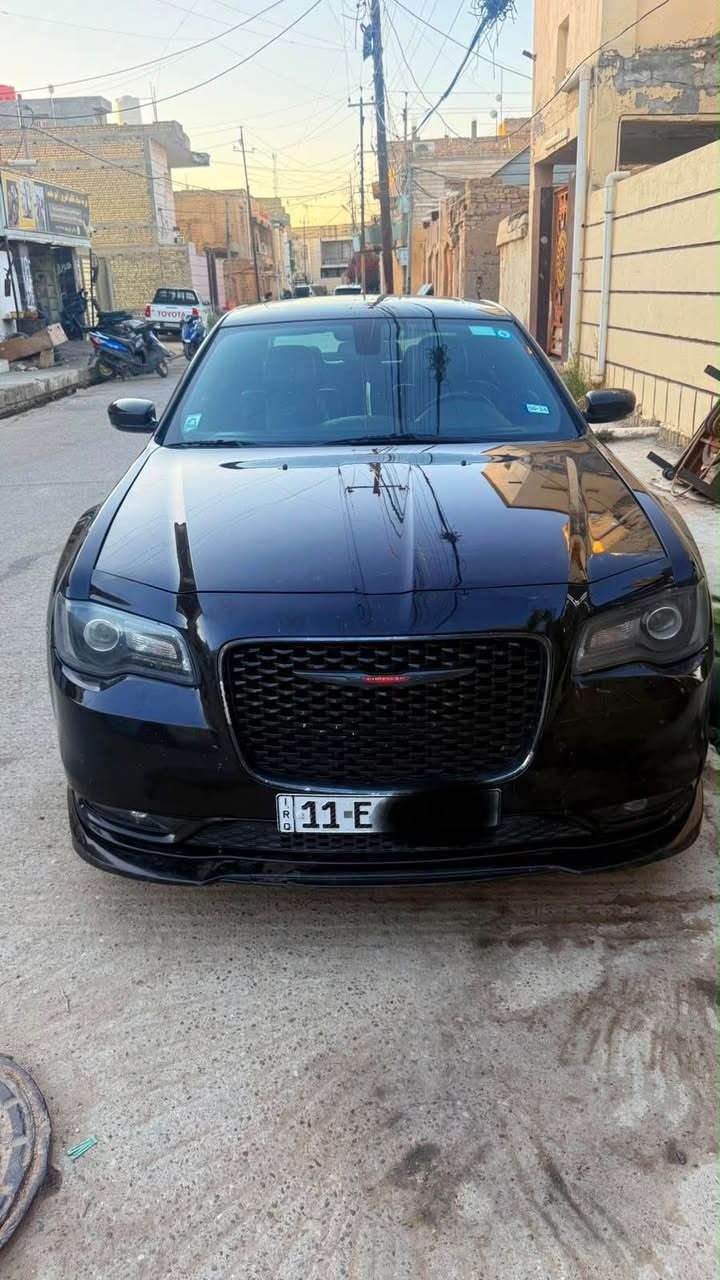 كرايسلر 2022كفاله عامه 300S فول مواصفات وارد امريكي بيه دعاميه خلفيه فقط والباقي كفاله من جكه الابره بانوراما كشنات جلد كشنين كهرباء تحكمات كهرباء لون اسود ملكي رقم بغداد بأسمي 
***********
*********** Singapore
