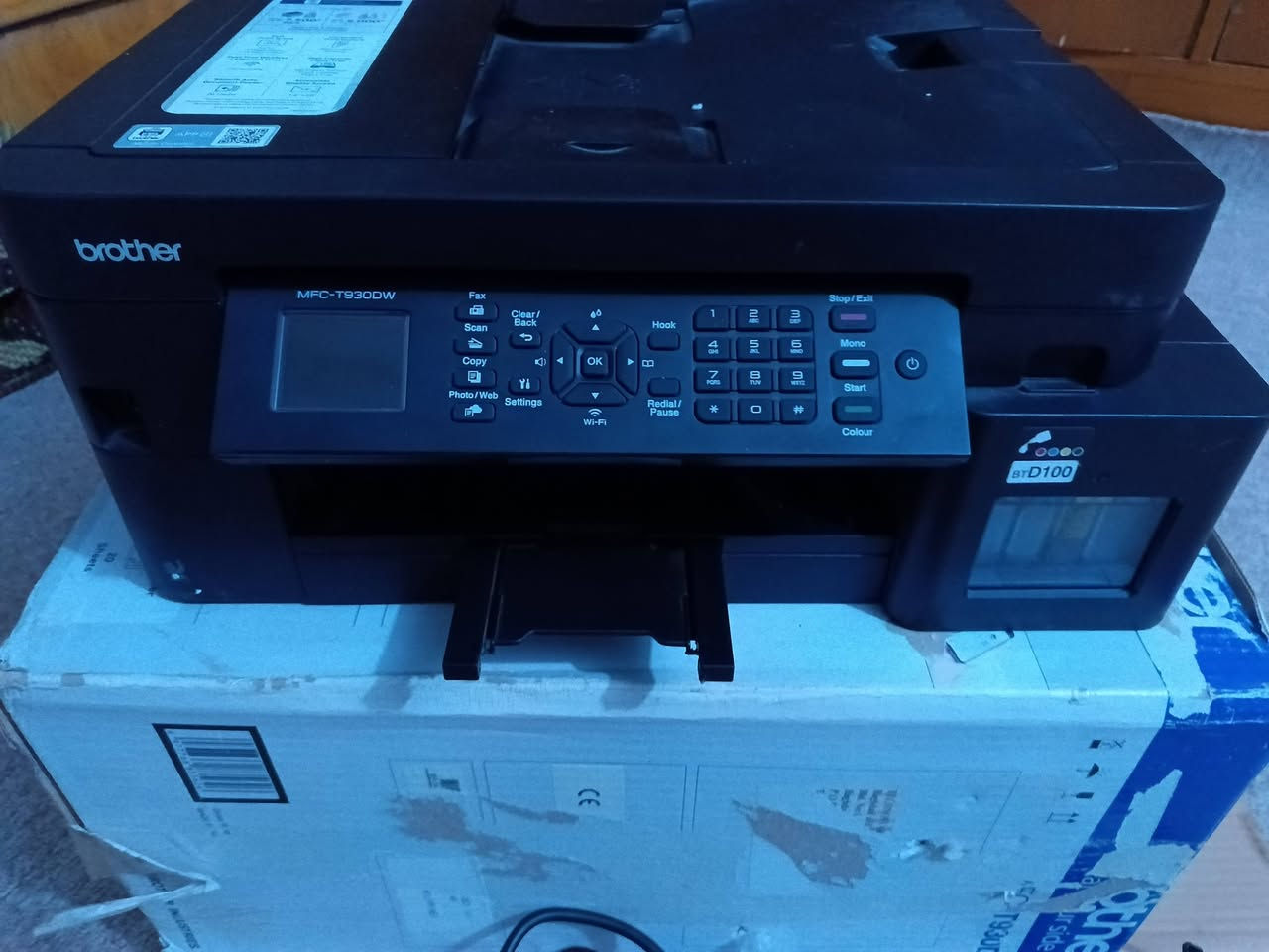 طابعة برذرT930 استخدام نظيف شرط ما داخلة تصليح 
مواصفلتها
. طباعة وجهين دوبلكس
. سرعة طباعة 16 نسخة بلدقيقة بلوجهين واسرع على وجه واحد 
. درج 150 ورقة ودرج خلفي للصور 50 ورقة الى وزن 300 
غرام
. طباعة من الحاسبة والموبايل 

. دقة ​تصل إلى 1200 × 6000 نقطة في البوصة (DPI)(هذه الدقة العالية تضمن تفاصيل ممتازة وطباعة واضحة جداً للنصوص والصور).

​دقة المسح الضوئي 
​ 1200 × 2400 نقطة في البوصة (DPI).

كامل الملحقات موجودة 
 مكانها رميثة 
السعر 225 الف والتوصيل موجود


**إذا كنت صاحب هذا الإعلان وتريد حذفه لأي سبب، رجاءا أرسل رسالة إلى الدعم الفني**