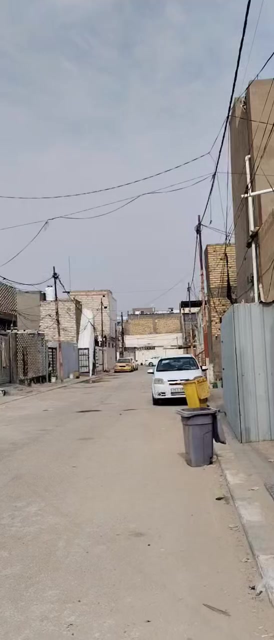 دار للبيع مساحه ١٠٠ متر غرفه وصاله ومطبخ واستقبال وتخاريج بناء جديد 

درجه اولى 👍📌
موقعه  حي الميلاد خلف شارع الجنه من جهة الميلاد اول فرع
لاستفسار الاتصال على الرقم ***********
