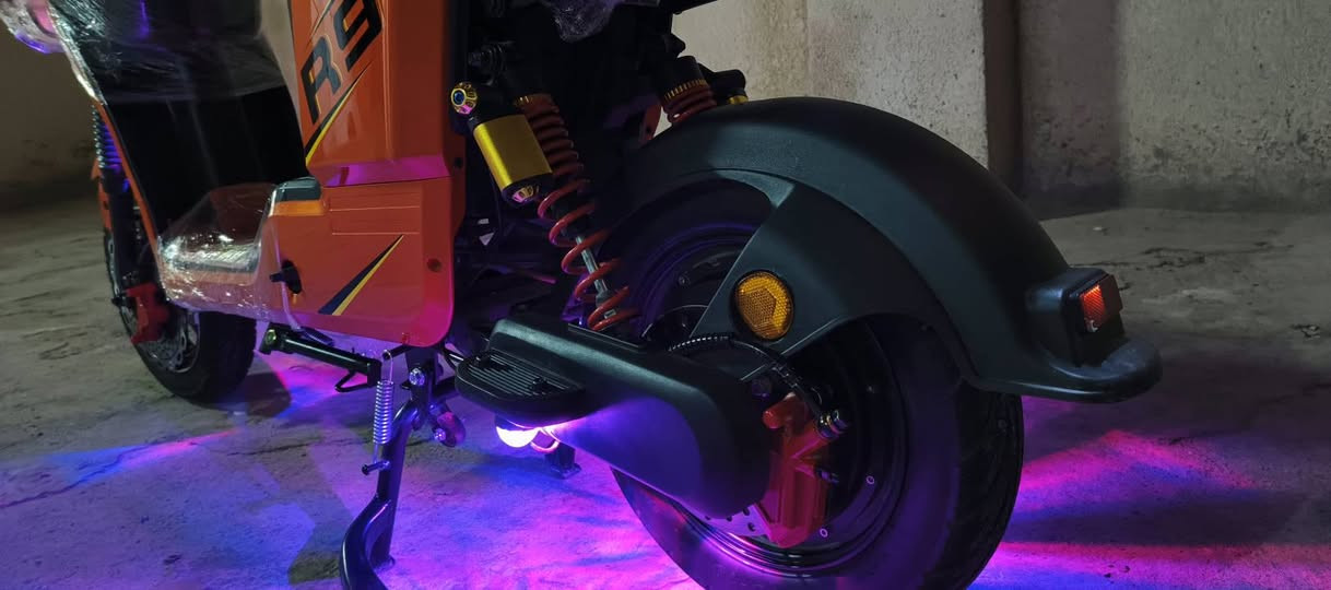 دراجه شحن(R9)مديل( 2026) نضيفه وبحالت الوكاله ستعمال قليل وخاليه من اي عطل وكلشي بيها شغال وشرط لكفاله وصلها موجود ول ويل الأمامي نجمي سرعتها بل عداد (109)  ملفها (2000) وكل غراضها كامله ول أصليات سعر  جايبها من لوكيل ب(600) سبب           البيع محتاج فلوسها سعر(٥٠٠) مجال قليل حك جيه المكان شط العرب الجزيزه الرقم ***********
