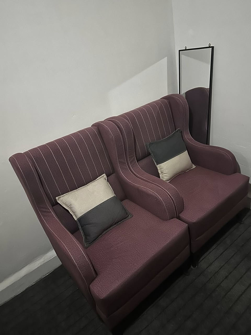 نص تخم قنفات اخو الجديد قنفة ثلاثية+ كراسي عدد 2 / السعر 225 الف مكاني بغداد ***********
