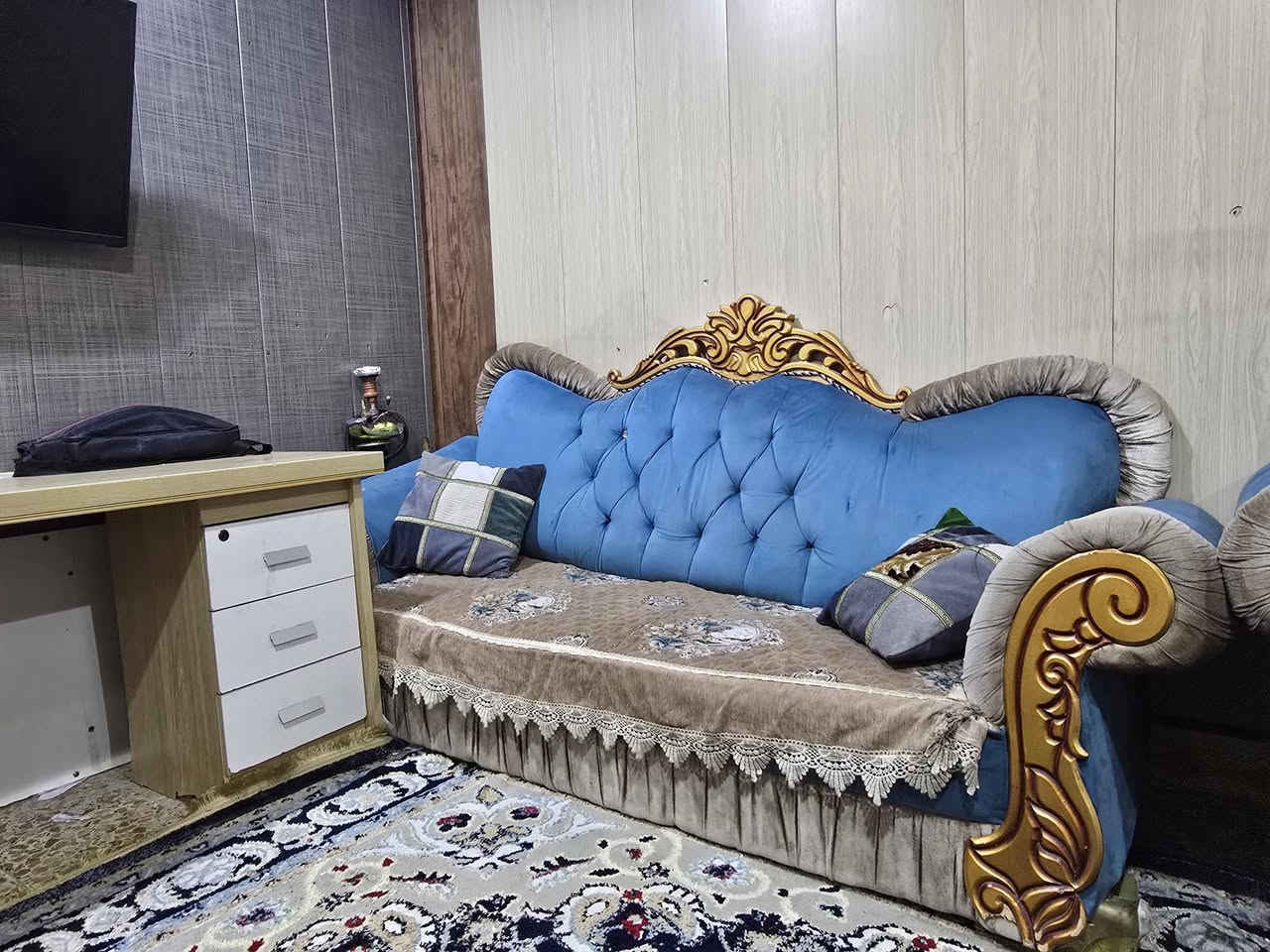 سلام عليكم تخم للبيع عشر مقاعد، السعر (250) 
رقم الهاتف :‎***********
