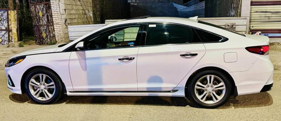 ‏السلام عليكم --- للبيع 
‏سوناتا موديل 2019 
‏ رقم اربيل الدولي 
‏وارد امريكي ماشيه 116 
‏مواصفات فول سبورت 
‏بصمه تشغيل وابواب 
‏سلايت 
‏/ستيرن حرف D 
‏/شاشه جبيره 
‏/كامره 
‏/تحكمات ستيرن 
‏/٣ انضمه قياده
‏/كشنات جلد وكهرباء 
‏/رادار امامي خلفي 
‏/تحديد مسار 
‏/اشاير مري 
‏/يدات نيكل
‏/دبل كزوز 
‏/محرك 2400 بلادي بدون دوانز شرط 
‏/داخل اسود ملكي 
‏
‏حادث (قبق جنطه صبغ فقط بدون دواخل)  
‏والسعر 95 ورقه بيع مستعجل  
‏والشراي يتفضل 
‏‪‪***********‬
‏العنوان بغداد
