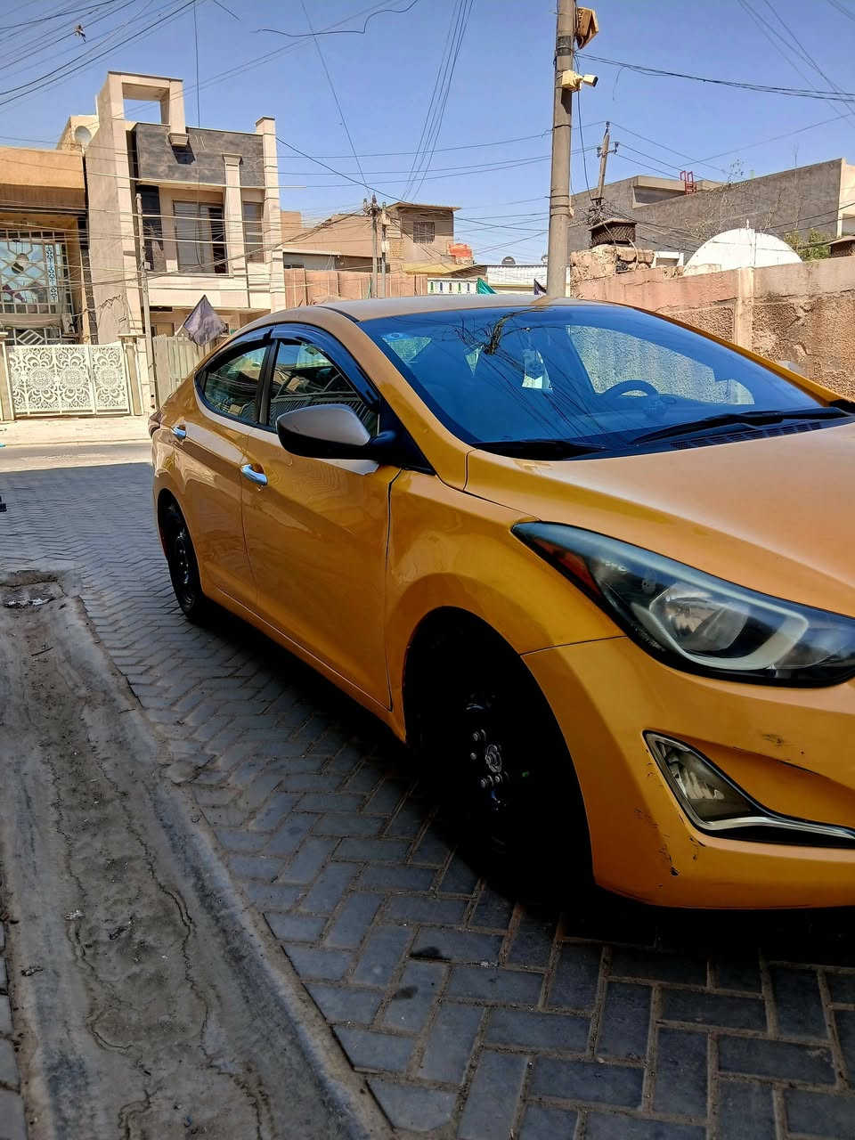 يالله السلام عليكم النترا موديل 2015وارد امريكي سونار منشور السياره ليبل واحد بدون دواخل السياره جديده وجاهزه مكينه وكير وحداديه وصدر وتخم تاير وتبريد مكفولات رقم بغداد بسمي تحويل ثاني يوم.العنوان بغداد رقم هاتف***********السعر 93وبي مجال شي بسيط حك الجيه
