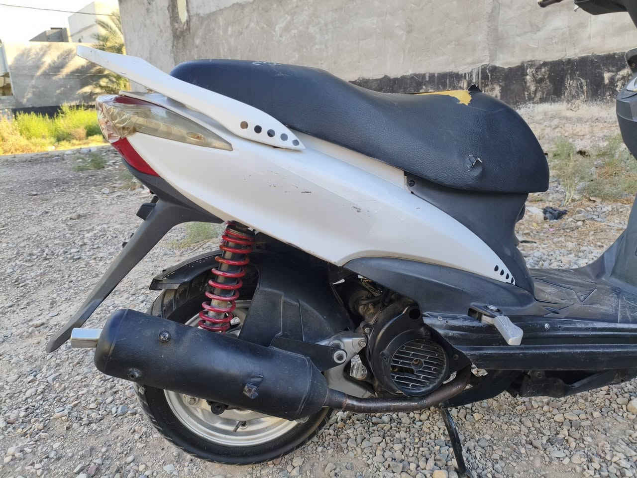 السلام عليكم دراجه سيام دراجه حيل نظيفه السعر 275 وبيها مجال المكان ديالى***********
