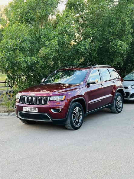 سلام عليكم جيب كراند شيروكي للبيع
موديل 22 سياره فول مواصفات 
فتحه 
كشن جلد 
خزن ميموري
جنطه كهرباء
حساس امامي 
حساس خلفي 
رادار جانبي 
سياره خير من الله 
مكينه 3600 ممفتوحه بلاديه 
بجم كبس بيها 4 قطع صبغ 
بدون دواخل السياره 
ماشيه 70 
مكان السياره بغداد السيديه 
للاستفسار ***********

السعر 238 وماكو هيج سعر بهيج نظافه
