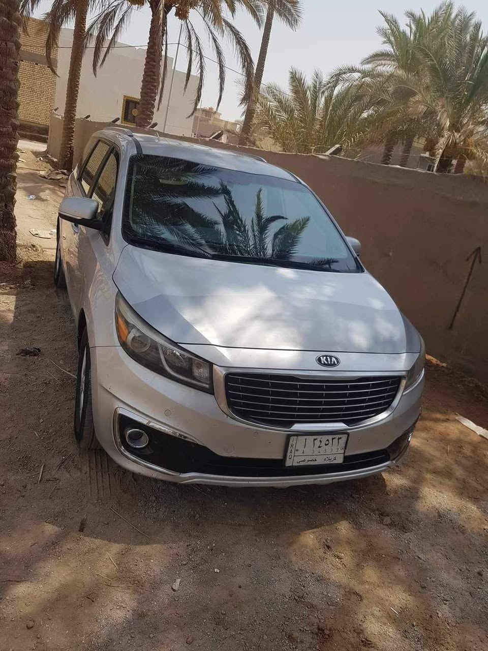 كيا سيدونا 16 رقم كربلاء باسمي بيها الصندوق صبغ وجراد بنيد والقماره السياره كلها ليبل واحد مواصفات عاديه 
مكانها الحمزه الشرقي السعر ١٦٠
***********
