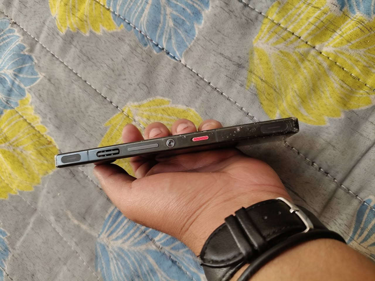 ريد مجك 9 برو فطر بل حافه مامبين وبل ضهر
 غراضه كامله+ سماعات كيمنك 💀جهاز كلشي شغال بي
 السعر 500 رجا بدون عمله من الاخير
مكاني ميسان يوجد توصيل ***********
