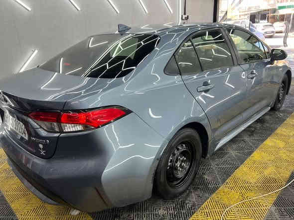 كورلا موديل 2021 هايبرد 
حادثة جدا بسيط باب مبدل نفس لون فقط 
دوسة صبغ بسيط 
محرك كير مكفول 
سيارةً جديده من كل النواحي اي نقص مابيه
ماشيه 48 الف 
بطارية تخم تايرات كله جديدة 
مواصفات 
بصمة حساسات خلفي كامرة شاشة كبيرة دعم كار بلي  
هاند بريك بصمة 
نظام  سبورت 
باقي مواصفات معروفة 
سعره 168 بيه مجال بسيط 
رقمه بغداد اسمي 
مكان بغداد العامرية 
***********
