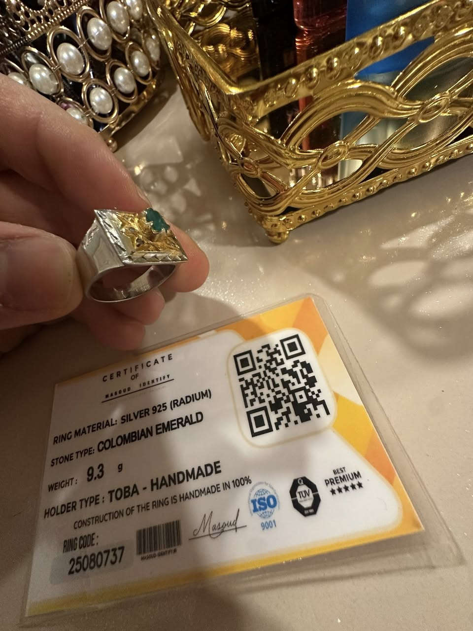 السلام عليكم
للبيع فقط
🔹 حجر: زمرد كولومبي  
🔹 الإخراج: مرصع بألماس  
🔹 الصياغة: يدوي 100٪  
🔹 معدن الخاتم: فضة عيار 925 مطلي روديوم  
🔹 الوزن: 9.3 غرام  
🔹 المقاس: 21  
📜 الخاتم ويّه شهادة توثيق  
💰 السعر: 200 ألف دينار (نهايته)  

العنوان بغداد شارع فلسطين


**إذا كنت صاحب هذا الإعلان وتريد حذفه لأي سبب، رجاءا أرسل رسالة إلى الدعم الفني**